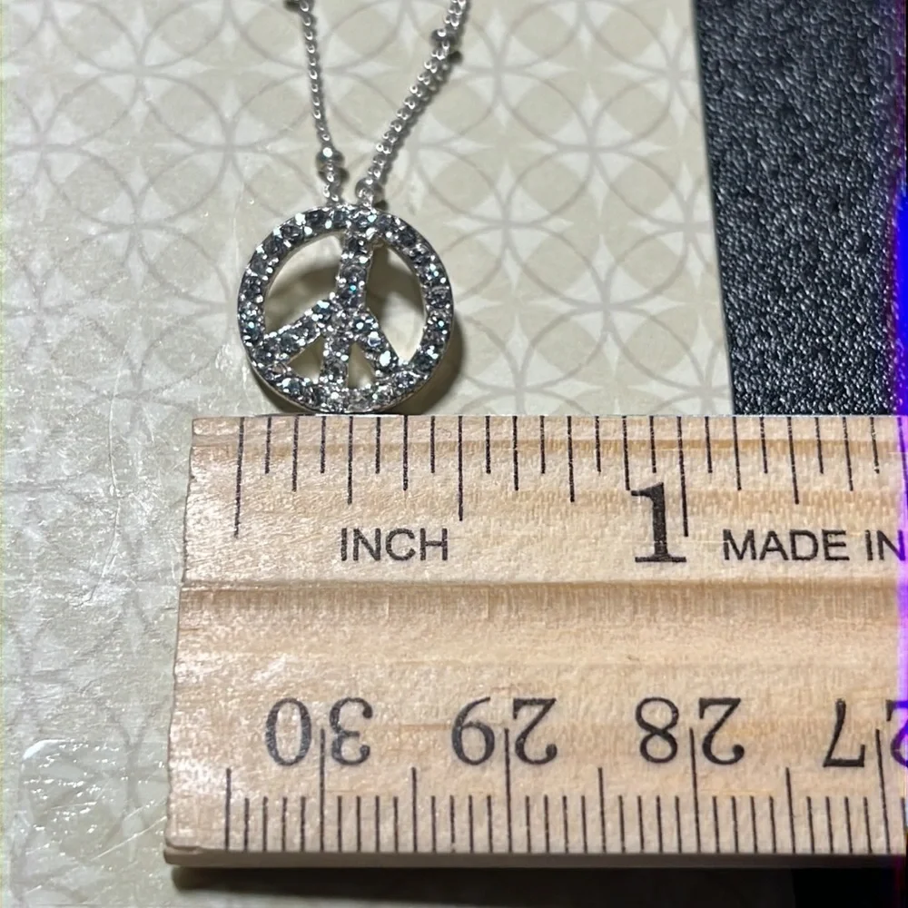NWT Fossil peace sign 18” silver tone necklace - Picture 5 of 5